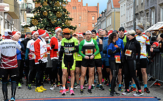 Ponad 200 Mikołajów wystartowało w Pierwszym Biegu Mikołajowym w Olsztynie. Zobacz, kto był najszybszy